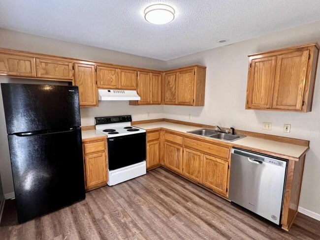 Building Photo - 114 Persimmon Dr
