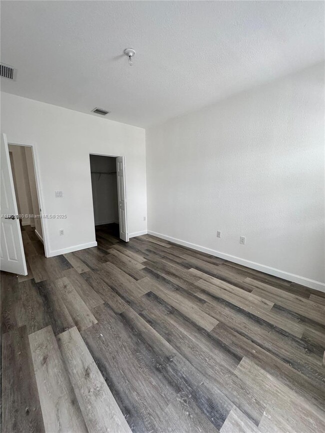Building Photo - 7515 NW 114th Path