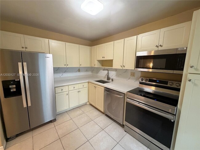 Building Photo - 3100 N Course Ln