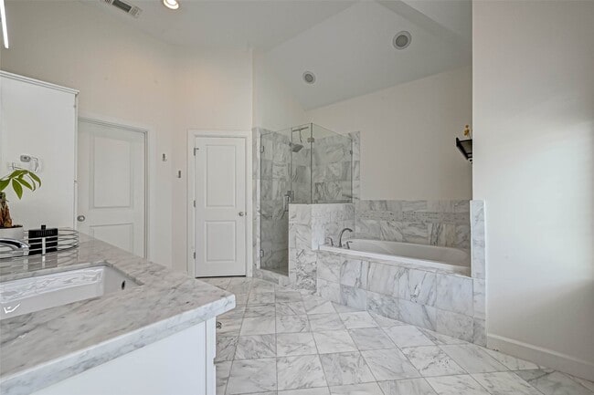 Building Photo - 2516 Bevis St