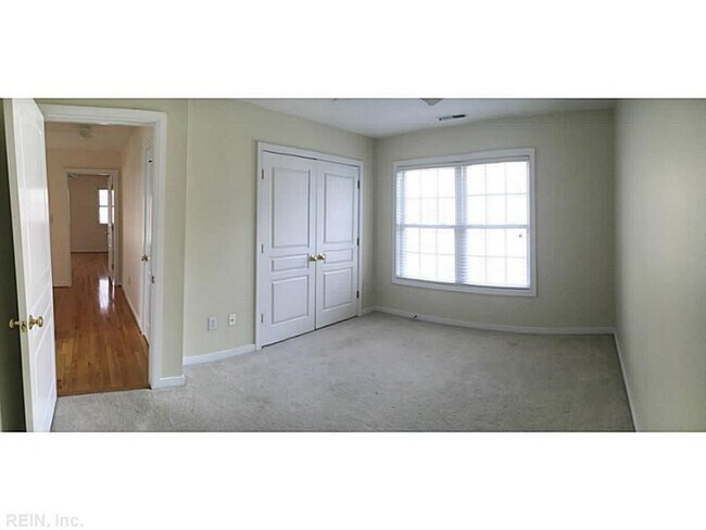 Building Photo - 212 85th St
