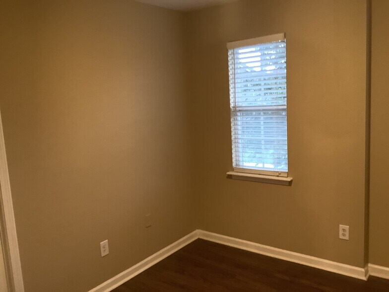 Building Photo - 116 Windy Meadow Way