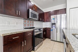 Building Photo - 5808 NW 46th Ln