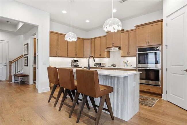 Building Photo - 158 Kingwood Dr