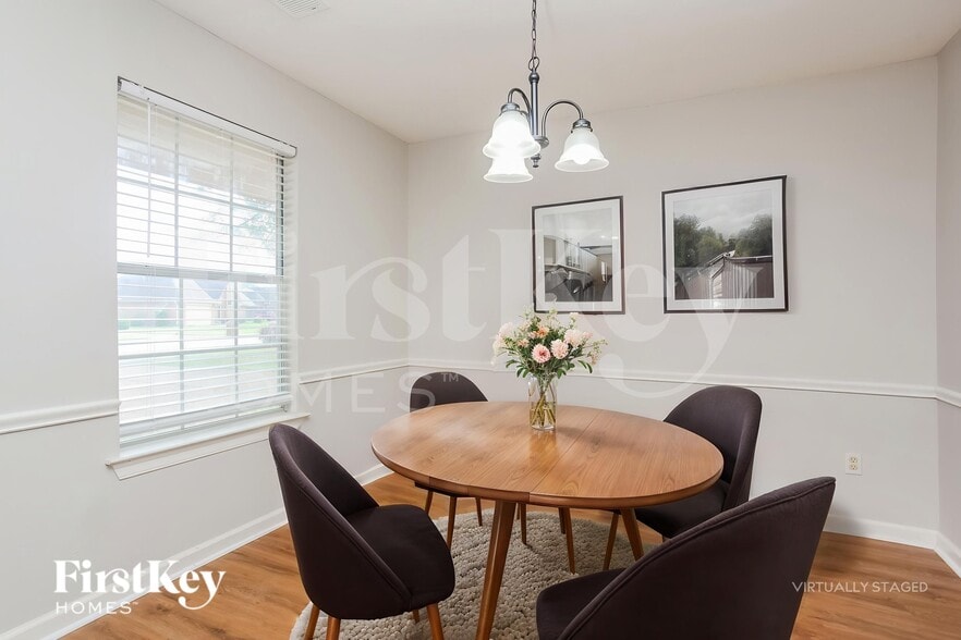 Building Photo - 4381 Whispering Bend Dr