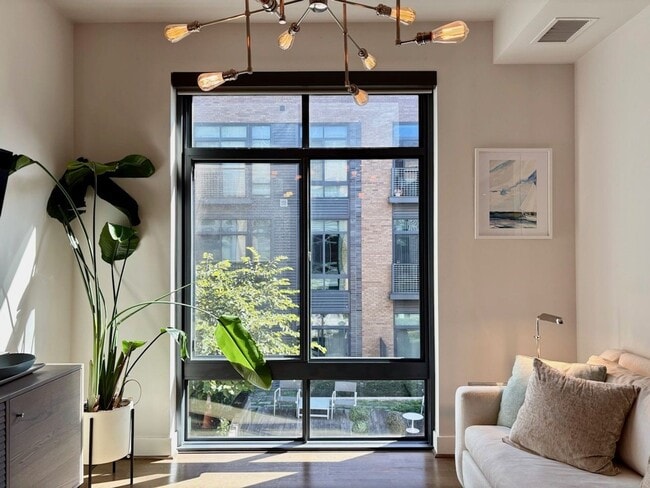 Building Photo - Southwest Water Front One Bedroom W/All Am...