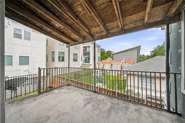 Building Photo - 1510 Truxillo St