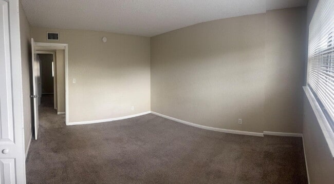 Building Photo - Charming 2-Bed Townhouse Retreat in Planta...