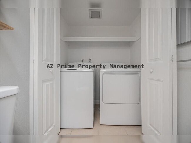 Building Photo - 625 S Allred Dr