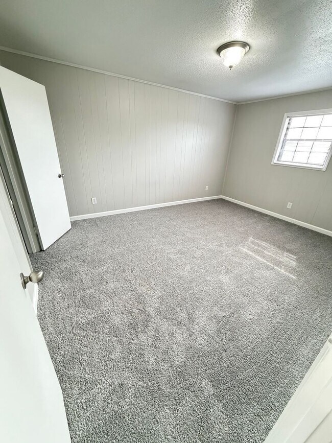 Building Photo - May Savings Are Here! Application Fee WAIVED ALL month!