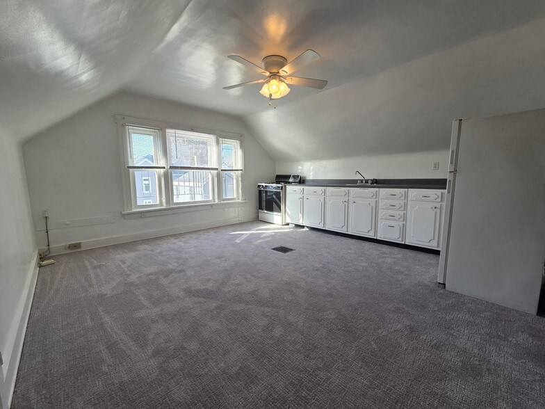 Building Photo - 3959 Hazel Ave