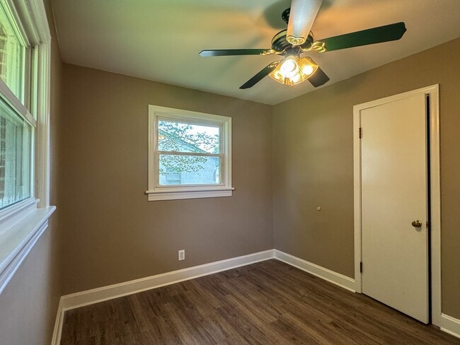 Building Photo - 246 Phillips Dr