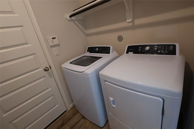 Building Photo - 67 Courageous Side Way