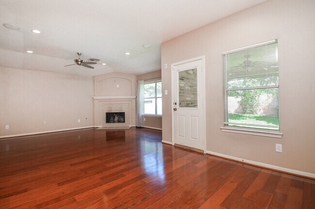 Building Photo - 26822 Kingston Glen Ln