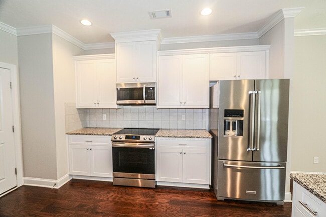 Building Photo - 987 Glenhaven Dr