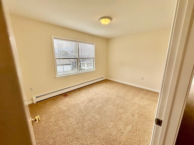 Building Photo - 7 J St