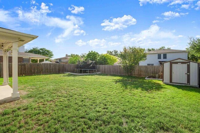 Building Photo - 12305 Kelton Dr