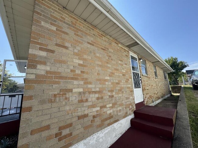 Building Photo - 3980 Neosho St