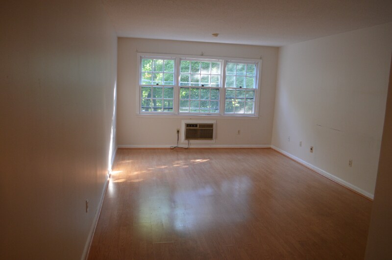 Building Photo - 34 A Padanaram Rd