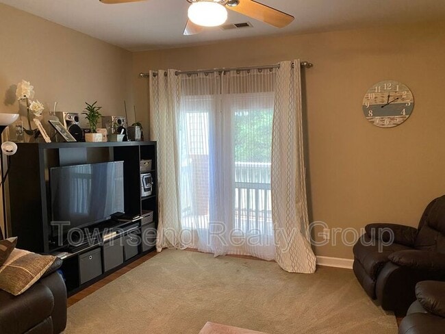 Building Photo - 16244 Redstone Mountain Ln