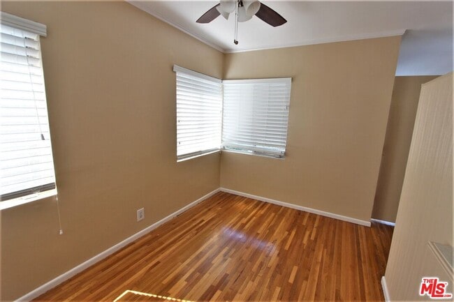 Building Photo - 380 Pershing Dr