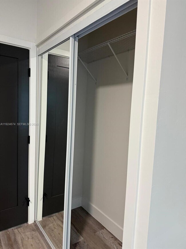 Building Photo - 710 Bedford Point Ave