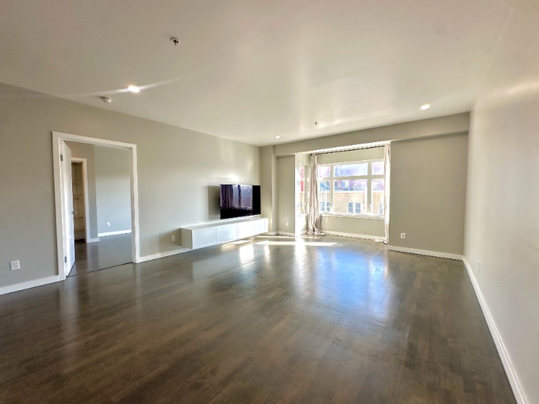 Building Photo - 4343 3rd St