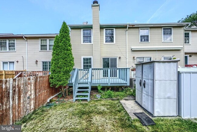 Building Photo - 9 Guinevere Ct