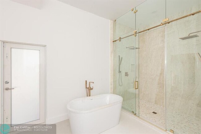 Building Photo - 6505 SW 92nd St