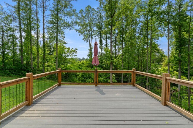 Building Photo - Modern Charm in the Country