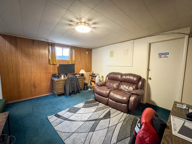 Building Photo - 845 E 820 N