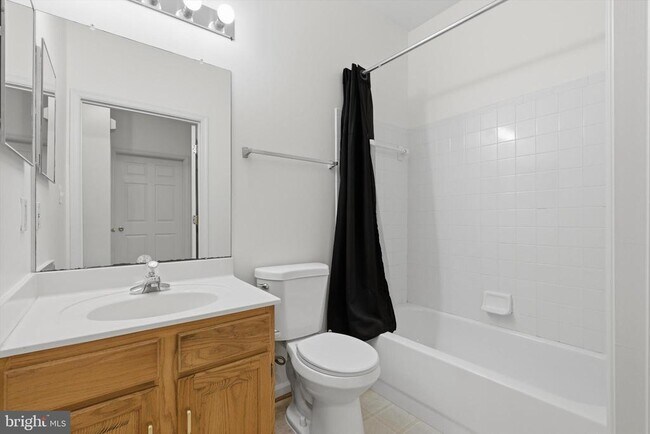 Building Photo - 1640 Fallowfield Ct