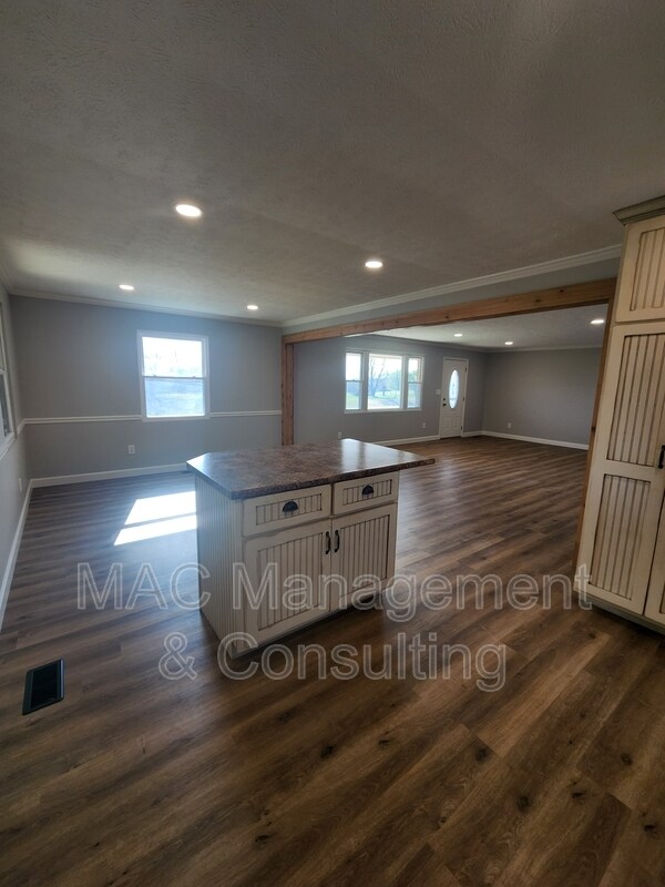 Building Photo - 4680 S Grundy Quarles Hwy