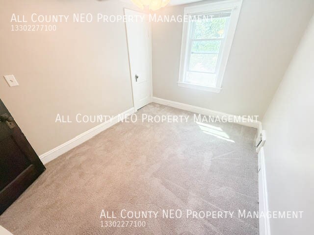 Building Photo - 9474 Roxbury Rd