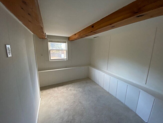 Building Photo - 916 Lighthouse Ave