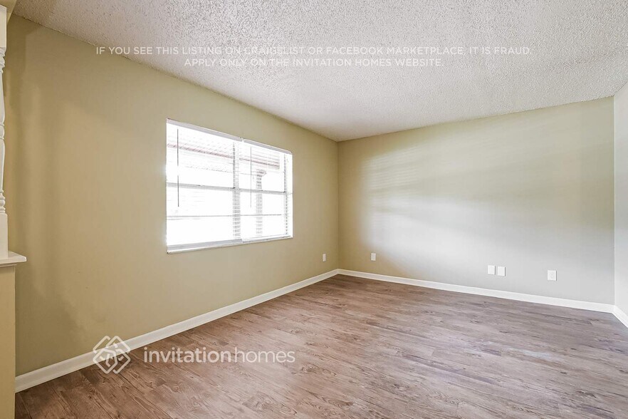 Building Photo - 409 S Hawthorn Cir