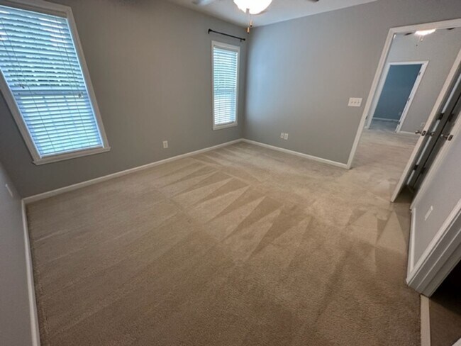 Building Photo - Beautiful Fenced in Patio Home in Colfax!