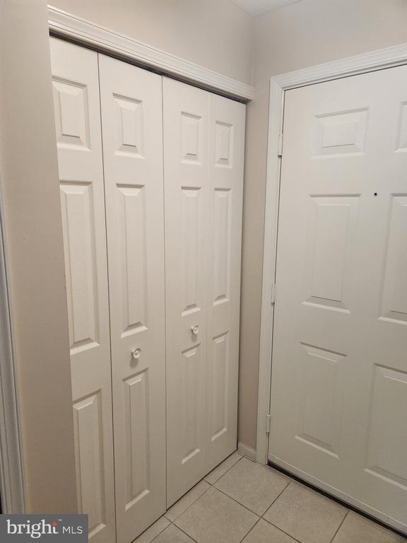 Building Photo - 8941 Town Center Cir