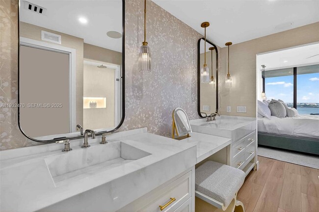 Building Photo - 700 NE 24th St