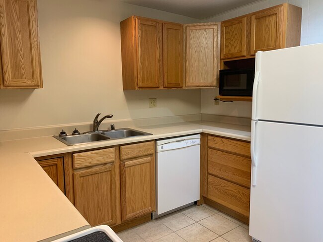 Building Photo - 2279 Franklin St