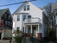 Building Photo - 14 Lewis St