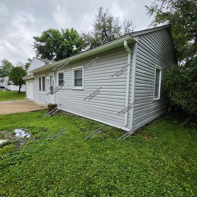 Building Photo - 811 N 82nd St