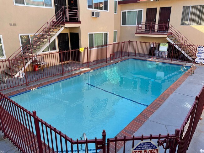 Building Photo - 721 Edgewood / 8661 North Beach Keller LLC