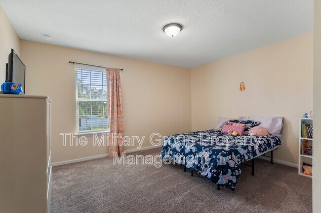 Building Photo - 2522 Lantana Ln