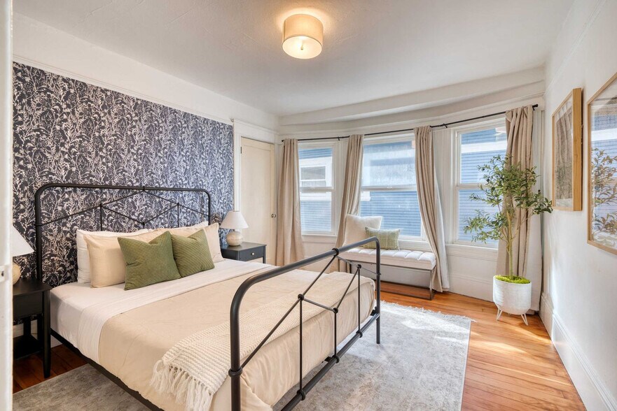 Building Photo - 1032-1036-1036 SE 12th Ave