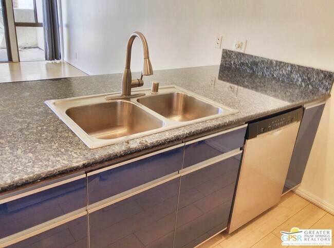 Building Photo - 1655 E Palm Canyon Dr