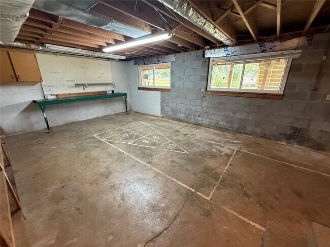 Building Photo - 1106 Lincoln Dr