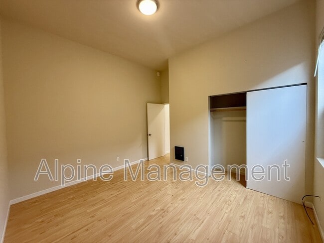 Building Photo - 2315 Mission St