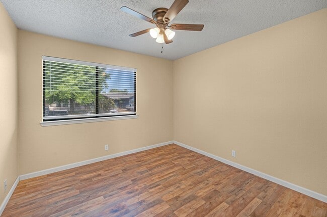 Building Photo - Charming Single-Story 3 Bed Home Two Car Garage & Spacious Yard!