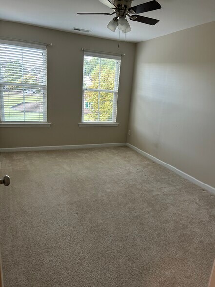 Building Photo - 8627 Fielding Cir